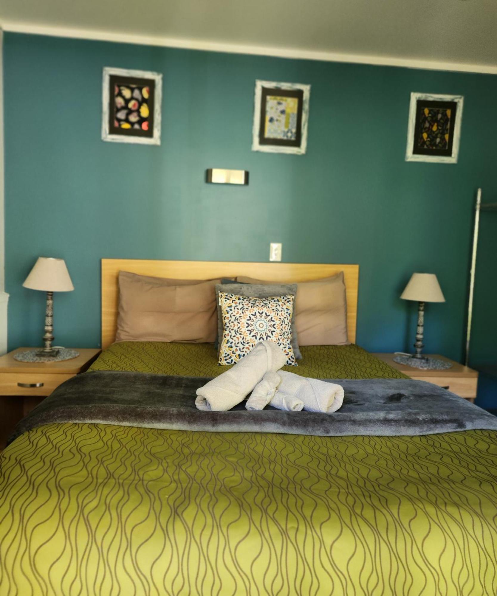 Kauri Coast Top 10 Holiday Park Kaihu Eksteriør bilde
